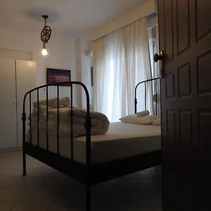 konstantinoss-luxury-studio.hotels-of-thessaloniki.com/